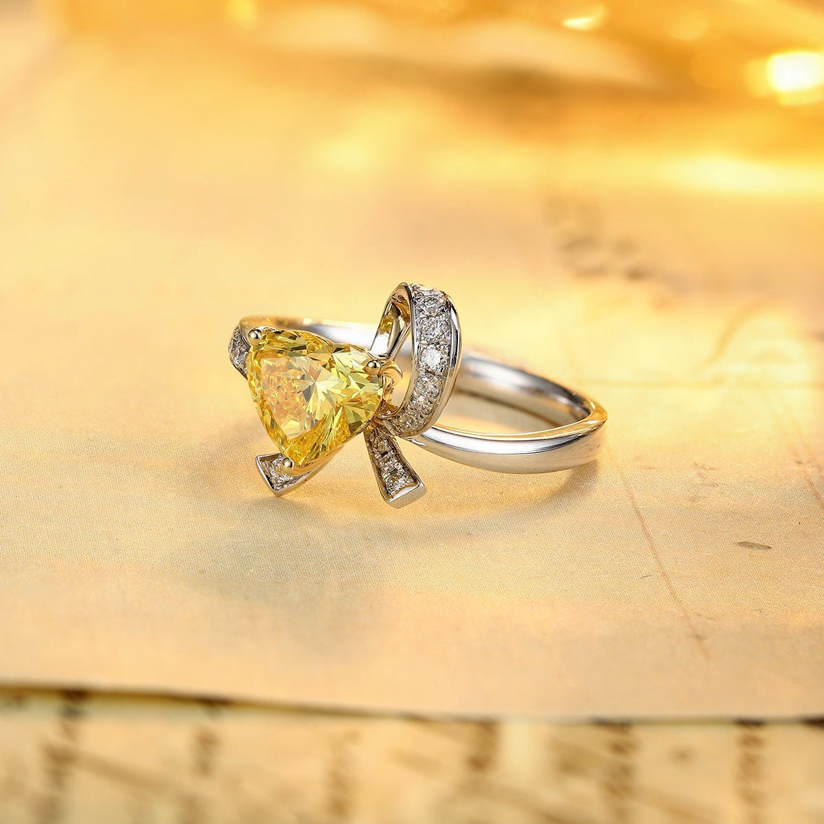 PT950 1.14ct Heart-Shaped Lab Grown Yellow Color Diamonds Ring