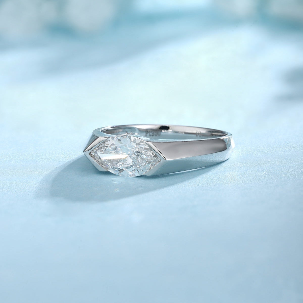 PT950 Platinum 1.00ct Marquise Cut Lab Grown Diamond Ring PTJ120
