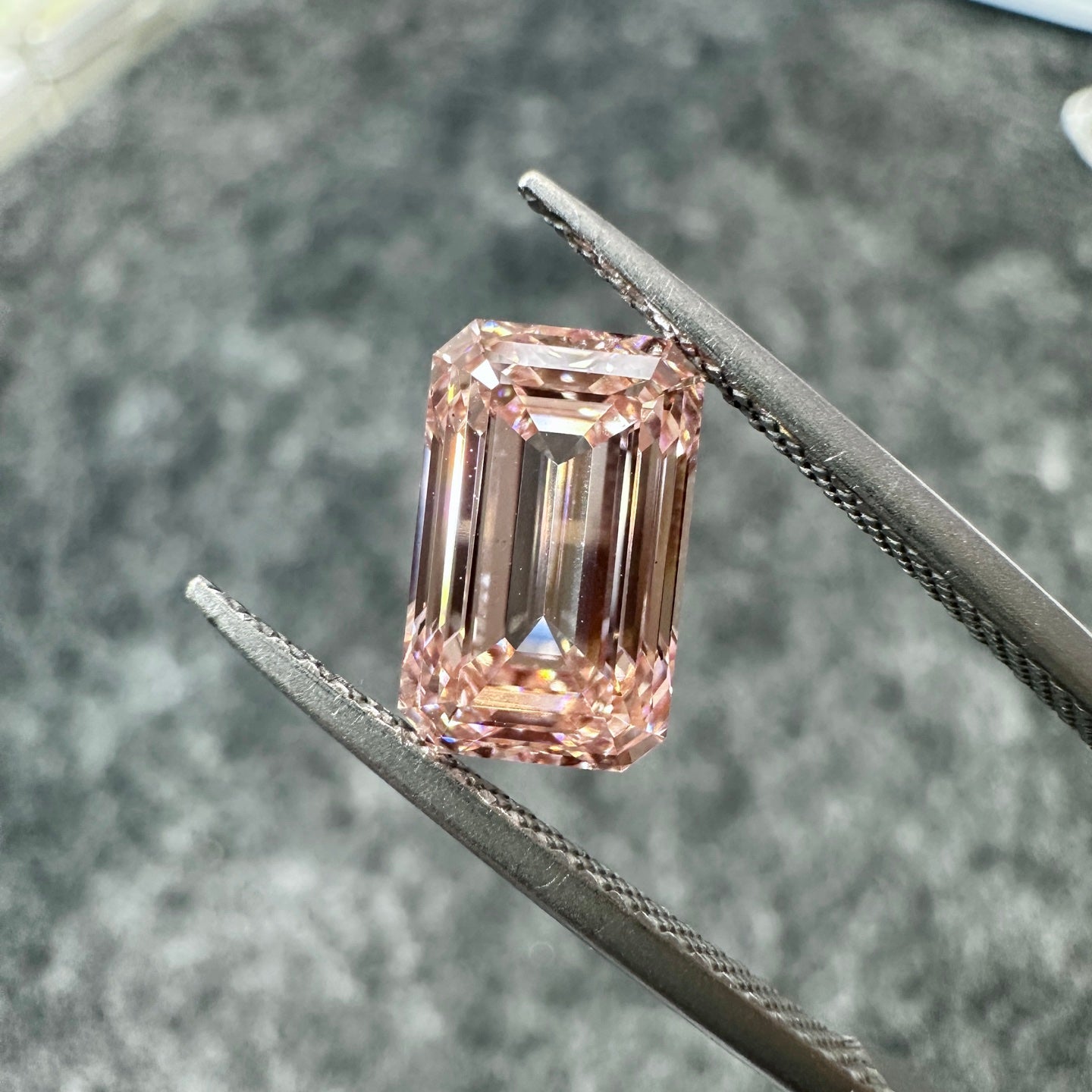 CVD Lab Grown Pink Color Diamonds Emerald Cut 0.5ct~5.0ct With IGI Certificate