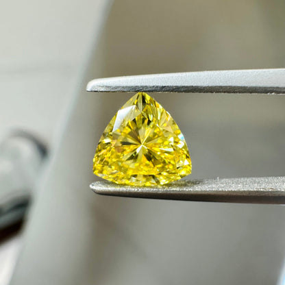 HPHT Lab Grown Yellow Color Diamonds Trillion Cut 0.5ct~5.0ct VVS/VS With IGI Certificate