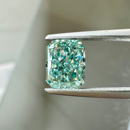 HPHT Lab Grown Green Color Diamonds Radiant Cut  0.5ct~5.0ct VVS/VS With IGI Certificate