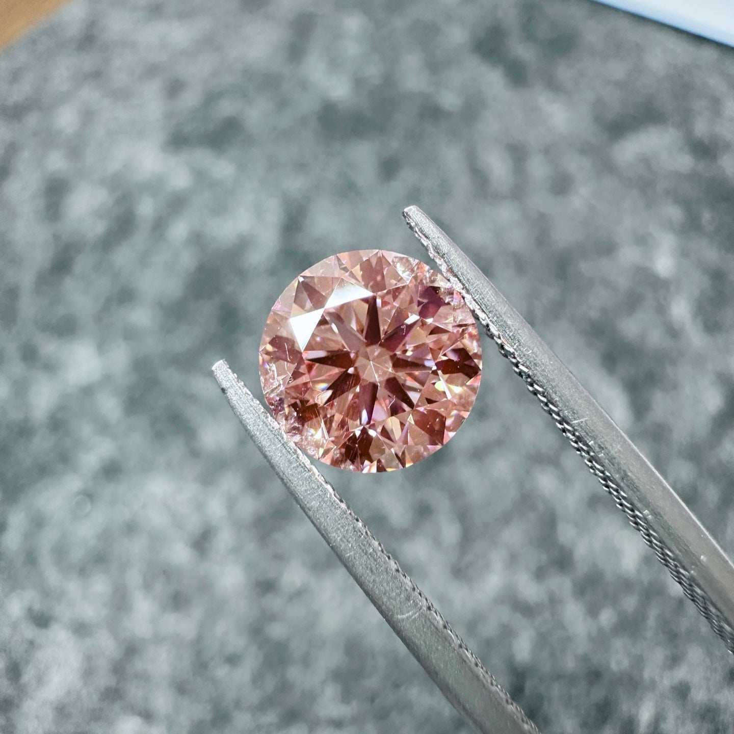 HPHT Lab Grown Pink Color Diamonds Round Shape 0.5ct~5.0ct VVS/VS With IGI Certificate