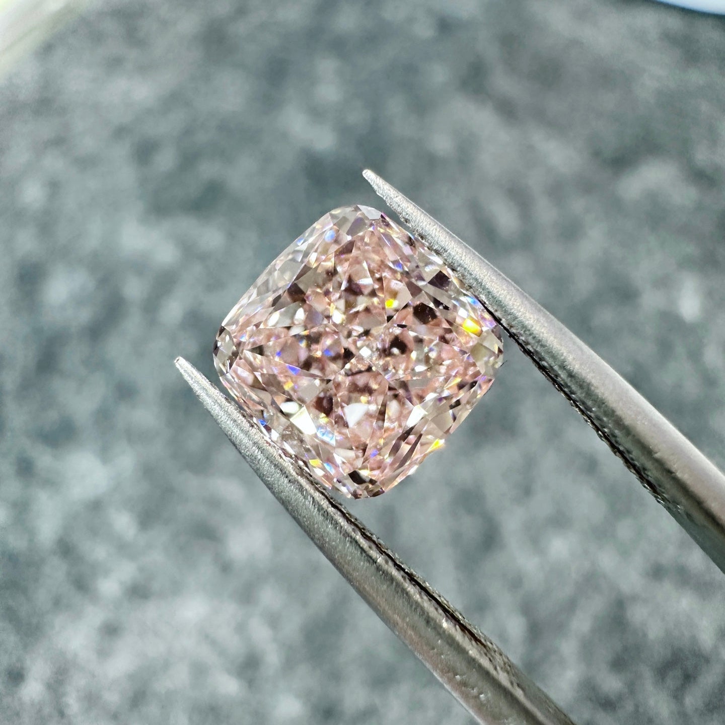 CVD Lab Grown Pink Color Diamonds Cushion Shape 0.5ct~5.0ct VVS/VS With IGI Certificate