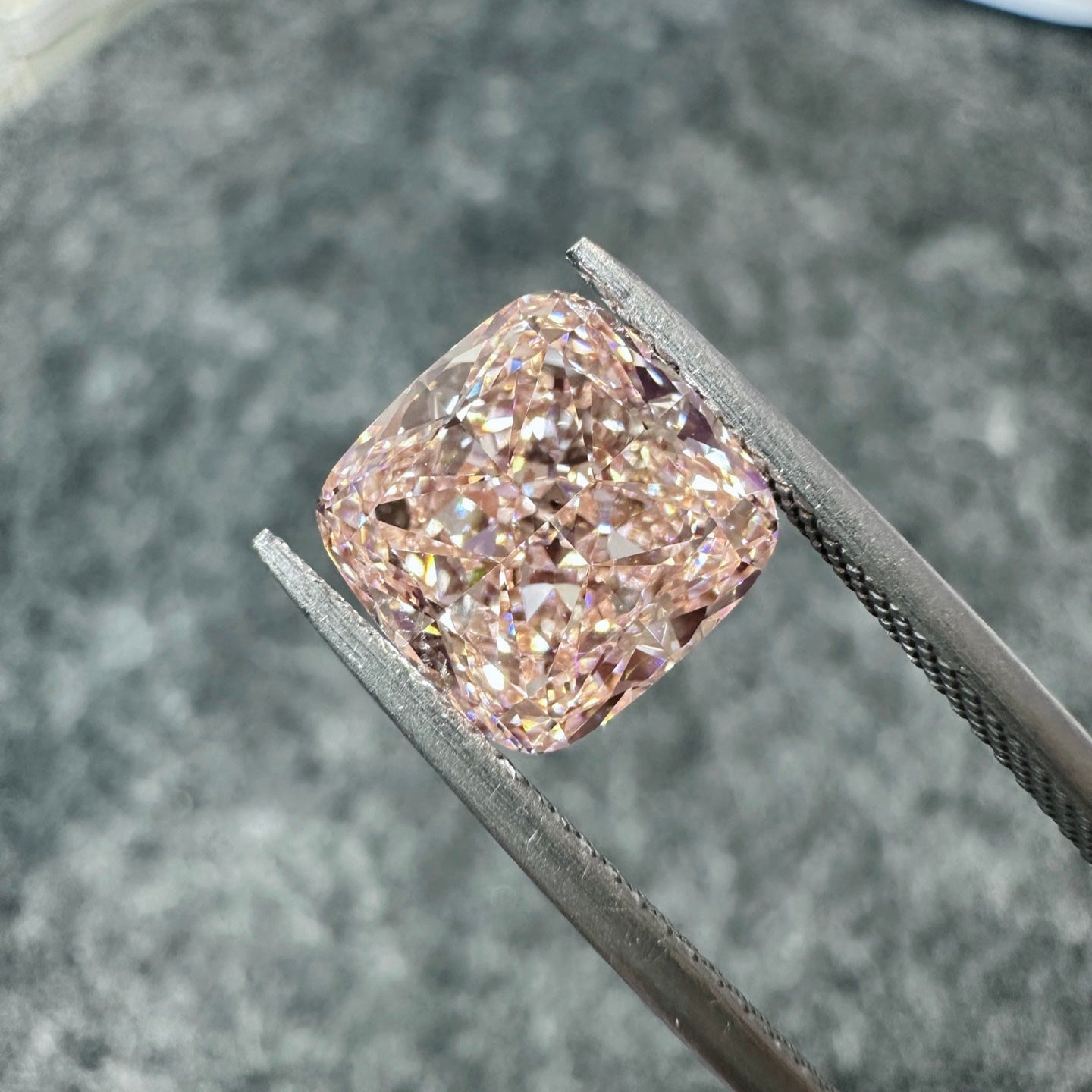 CVD Lab Grown Pink Color Diamonds Cushion Shape 0.5ct~5.0ct VVS/VS With IGI Certificate