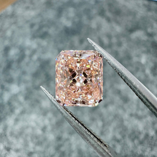 CVD Lab Grown Pink Color Diamonds Radiant Cut 0.5ct~5.0ct VVS/VS With IGI Certificate
