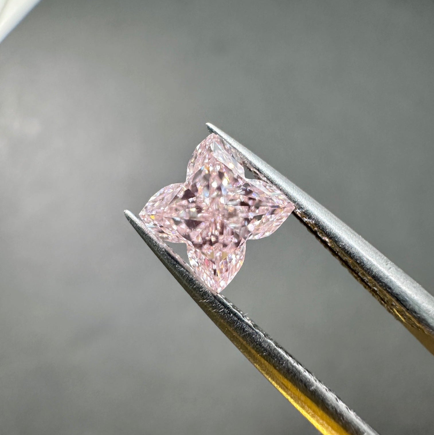 CVD Lab Grown Pink Color Diamonds Four Leaf Clover Shape 0.5ct~5.0ct VVS/VS With IGI Certificate
