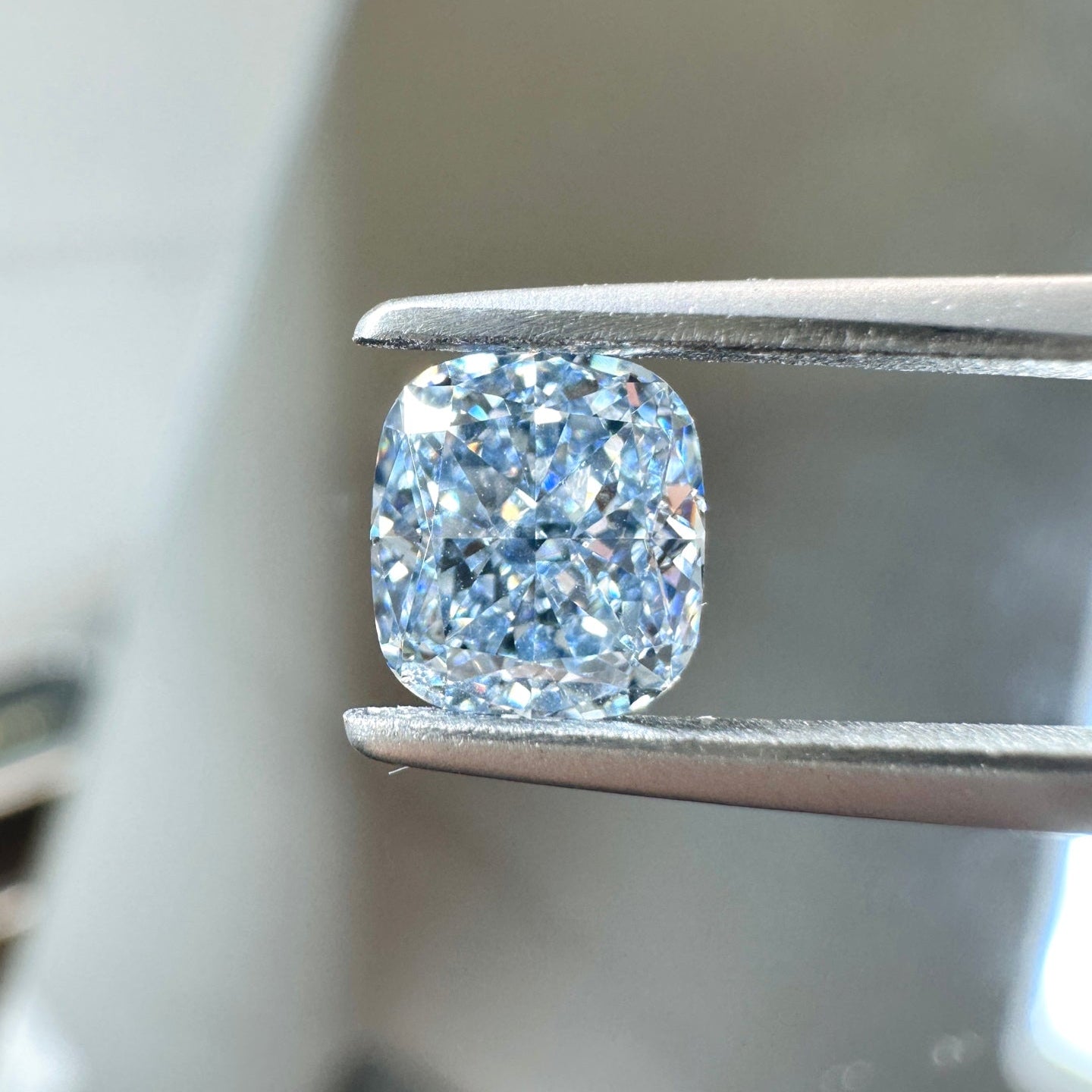 HPHT Lab Grown Blue Color Diamonds Cushion Shape VVS2 With IGI Certificate