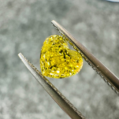 HPHT Lab Grown Yellow Color Diamonds Heart Shape 0.5ct~5.0ct VVS/VS With IGI Certificate