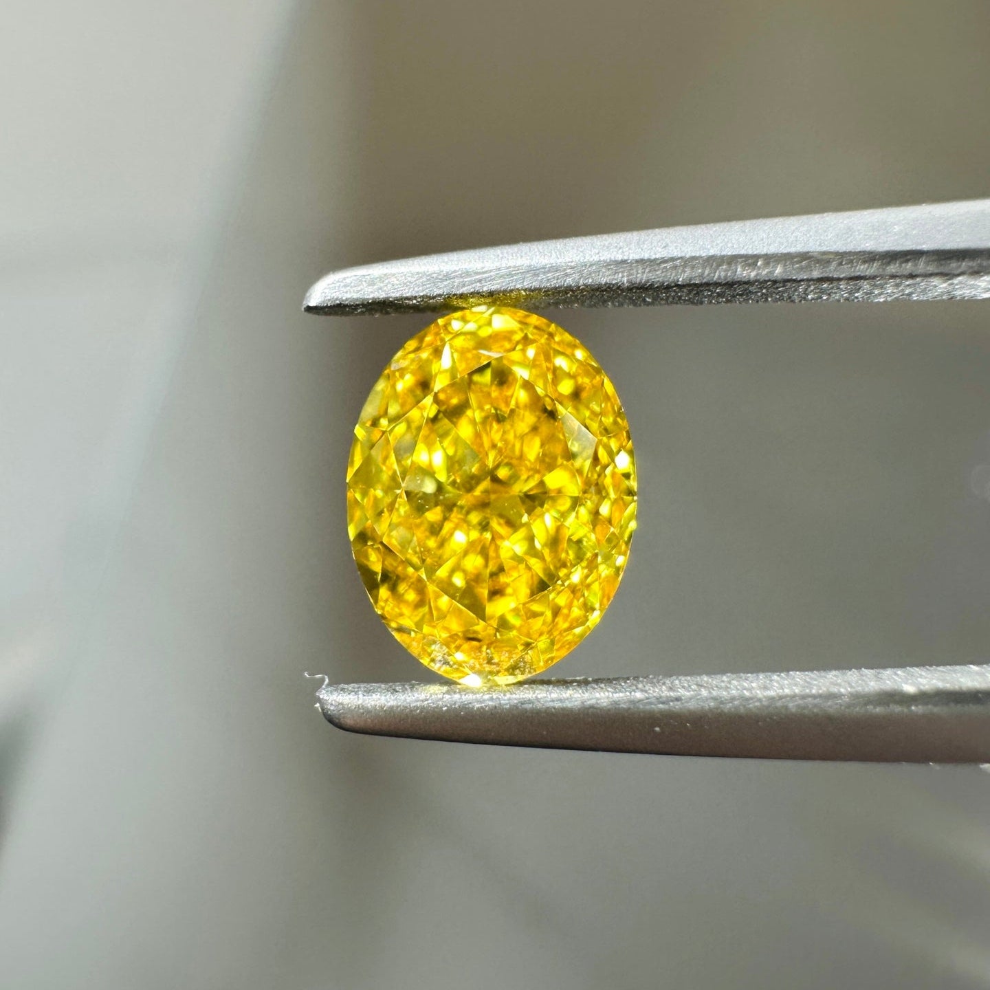 HPHT Lab Grown Yellow Color Diamonds Oval Shape 0.5ct~5.0ct VVS/VS With IGI Certificate