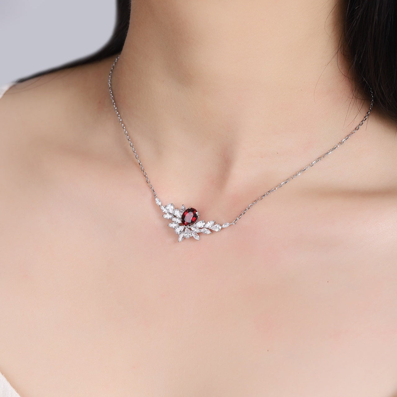 S925 Silver 2.3ct Natural Garnet Necklace A JN021Y