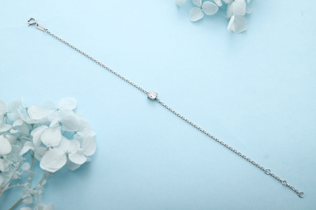 PT950 0.51ct Lab Grown Diamond Pillow Shaped Bracelet