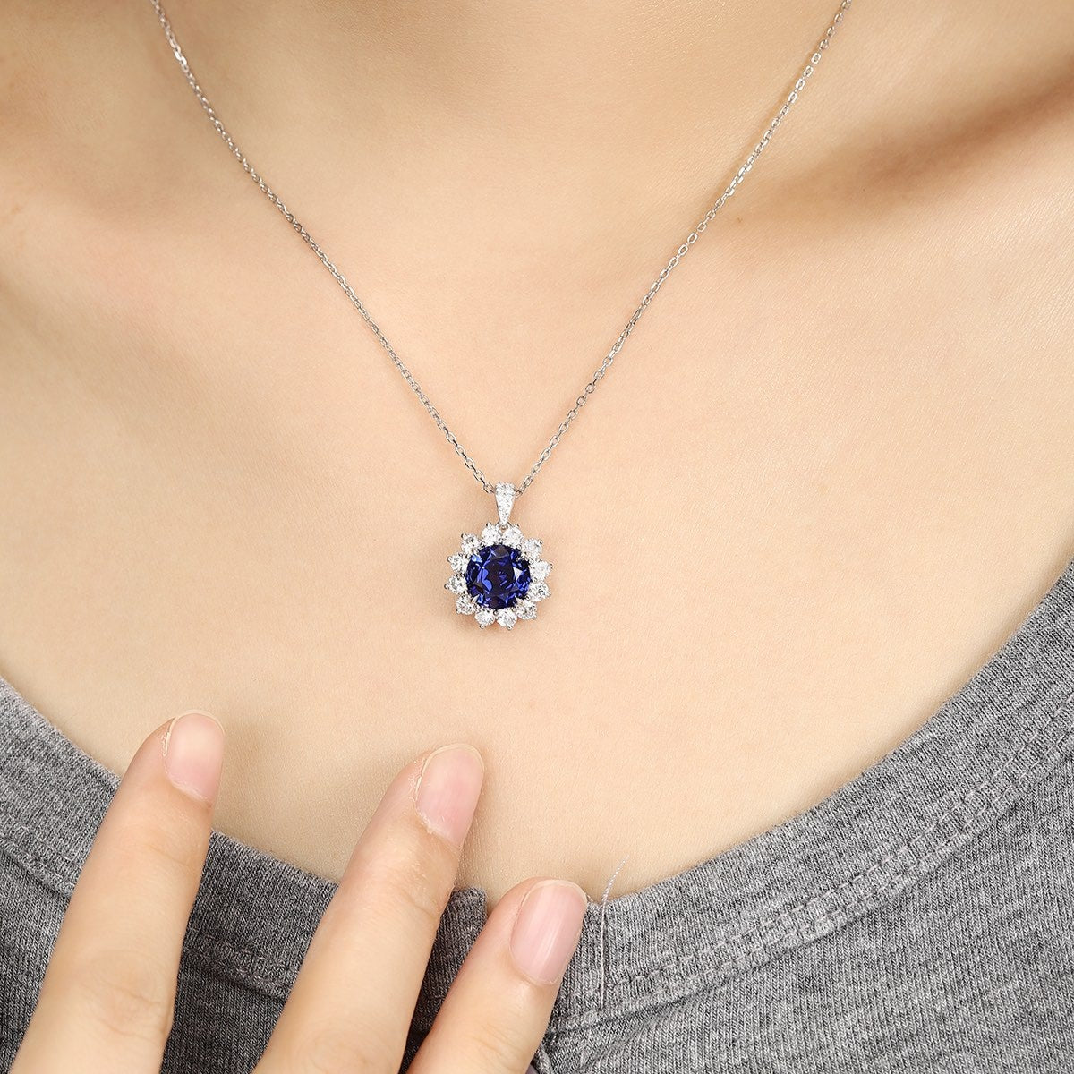 PT950 Lab Grown Blue Treasure Pendant (without chain)