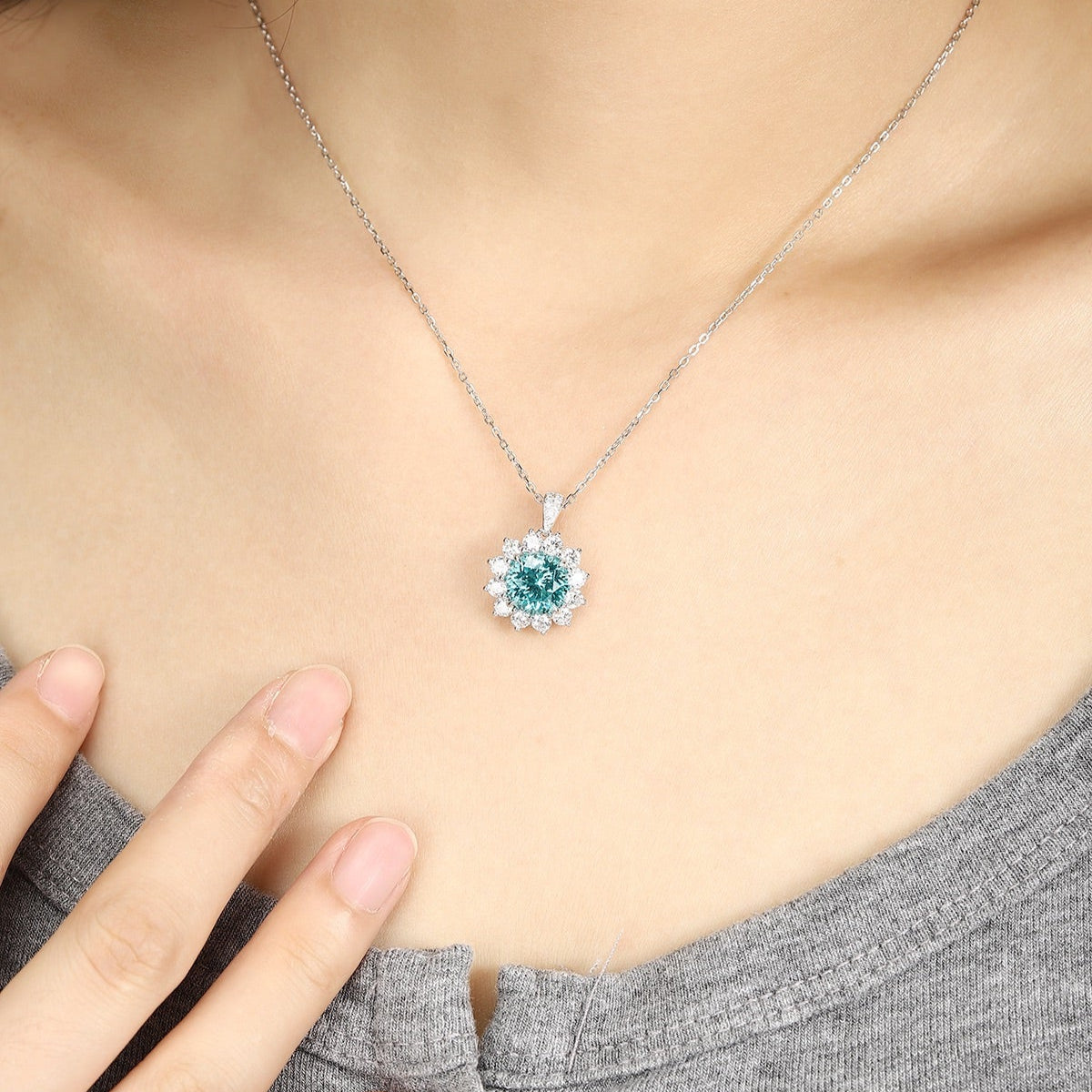 PT950 Lab Grown Paraiba Pendant (without chain)