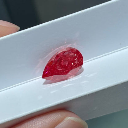 HPHT Lab Grown Red Color Diamonds Briolette Shape 0.5ct~5.0ct VVS/VS With IGI Certificate