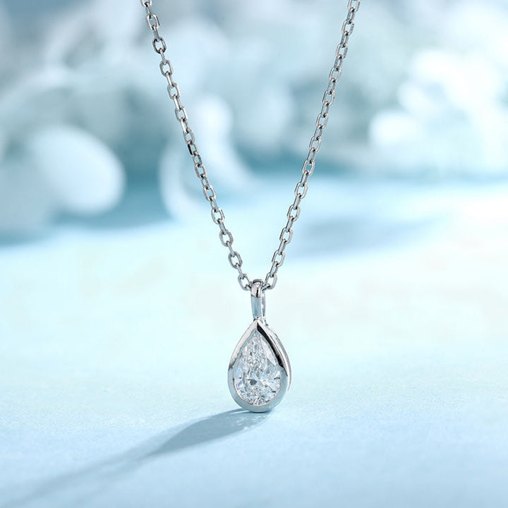 PT950 0.53ct Pear Shape Lab Grown Diamond Pendant (without chain)