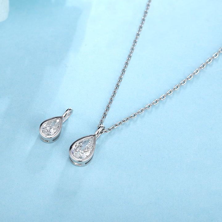 PT950 0.53ct Pear Shape Lab Grown Diamond Pendant (without chain)