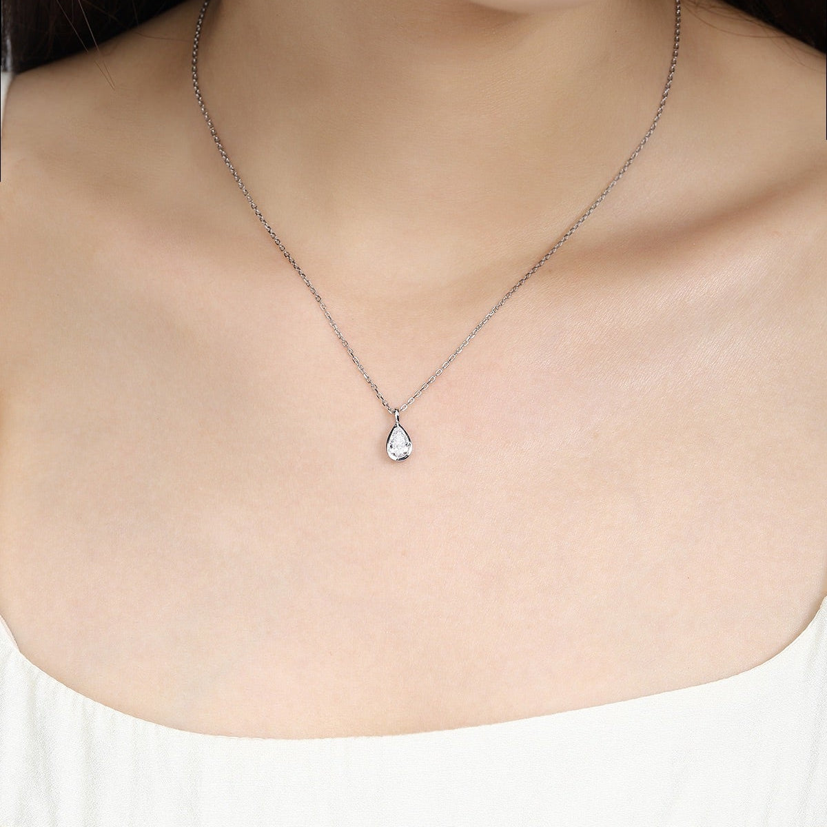 PT950 0.53ct Pear Shape Lab Grown Diamond Pendant (without chain)