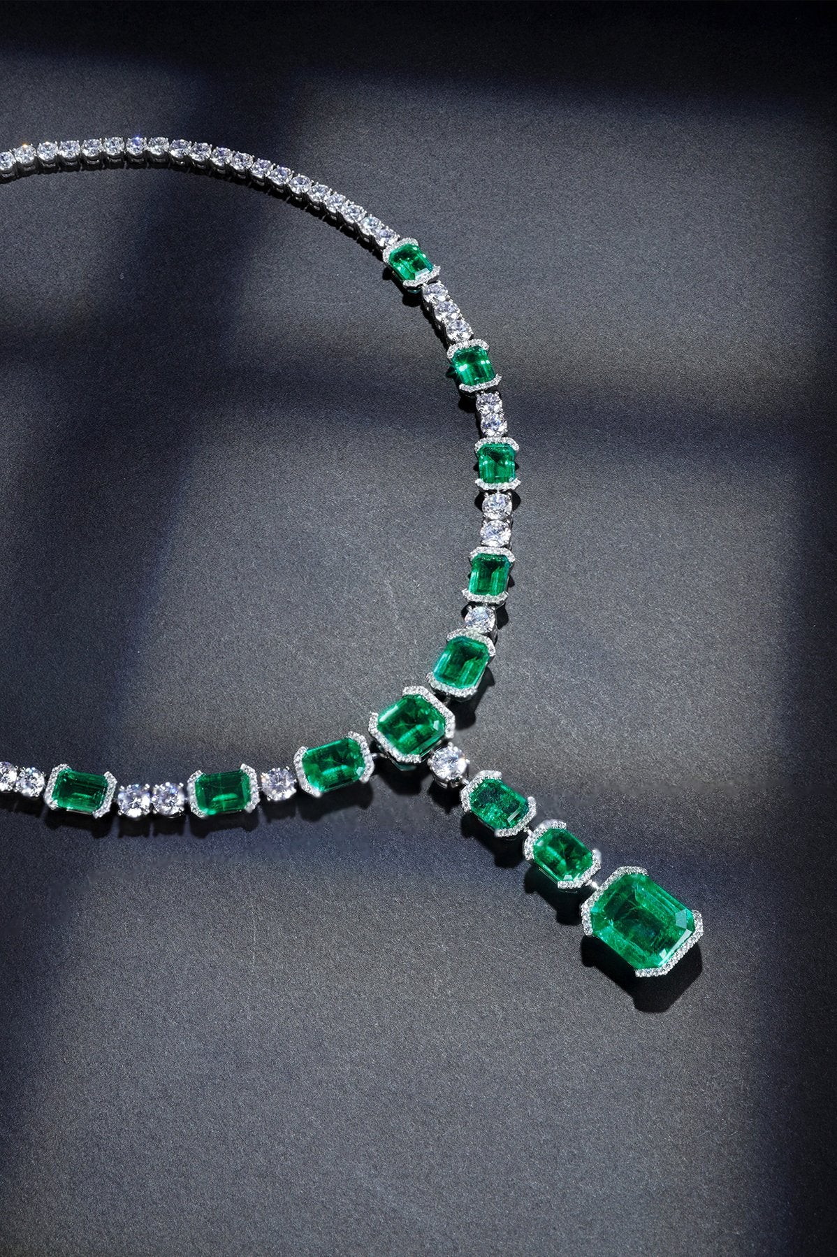 S925 Silver 38.35ct Synthetic Emerald Luxury Chain A