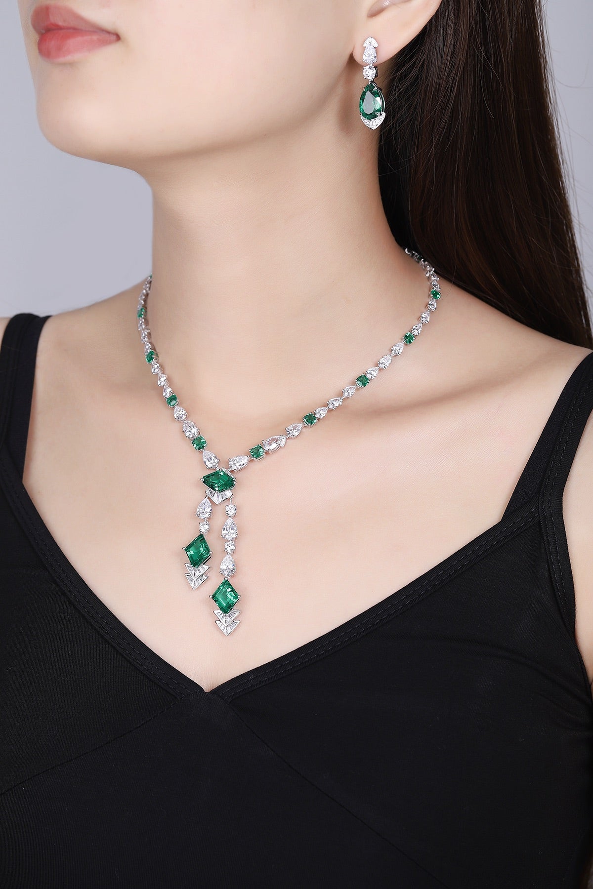 S925 Silver 16.56ct Lab Grown Emerald Necklace W