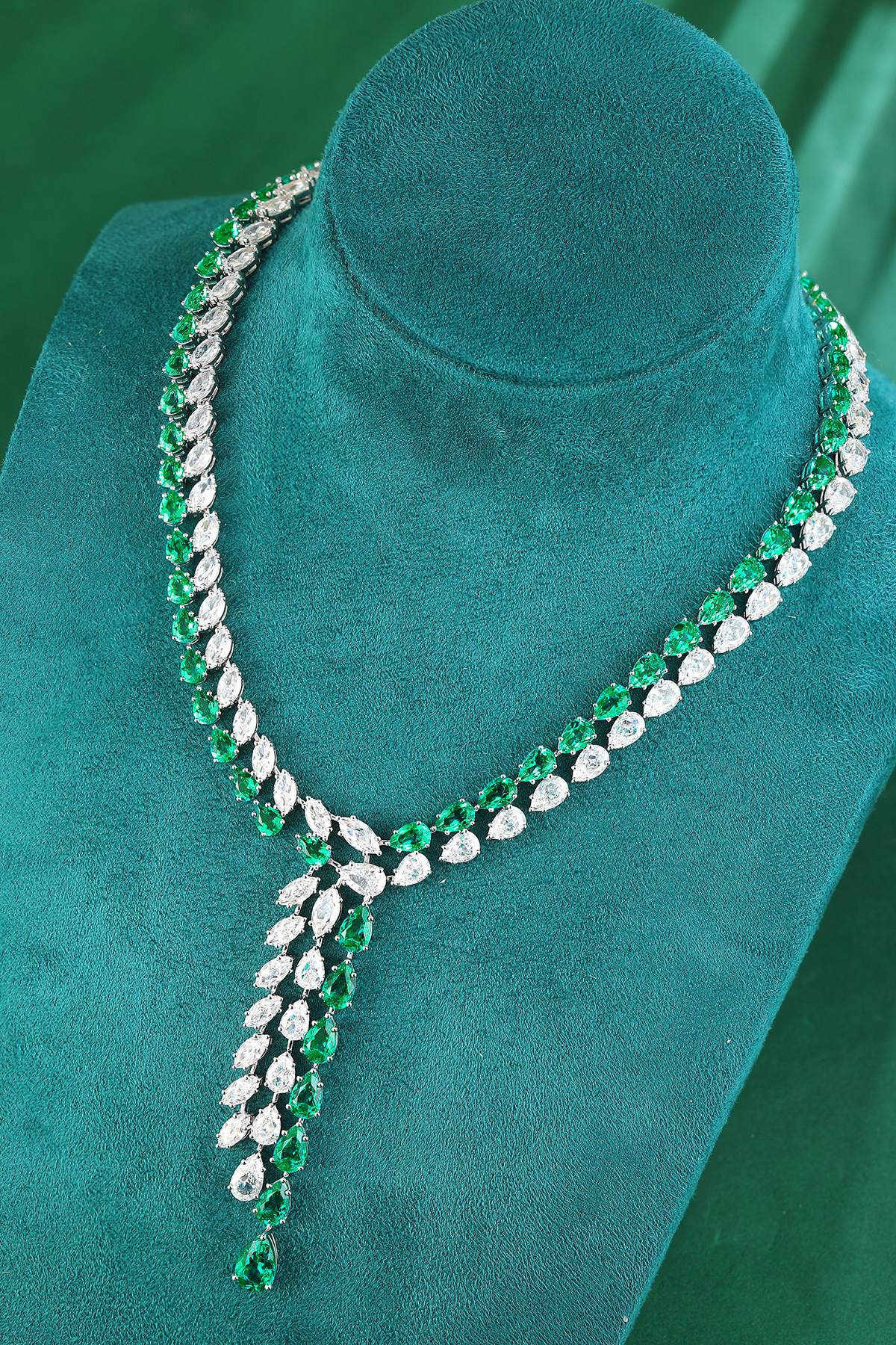 S925 Silver 31.16ct Lab Grown Emerald Luxury Large Chain W