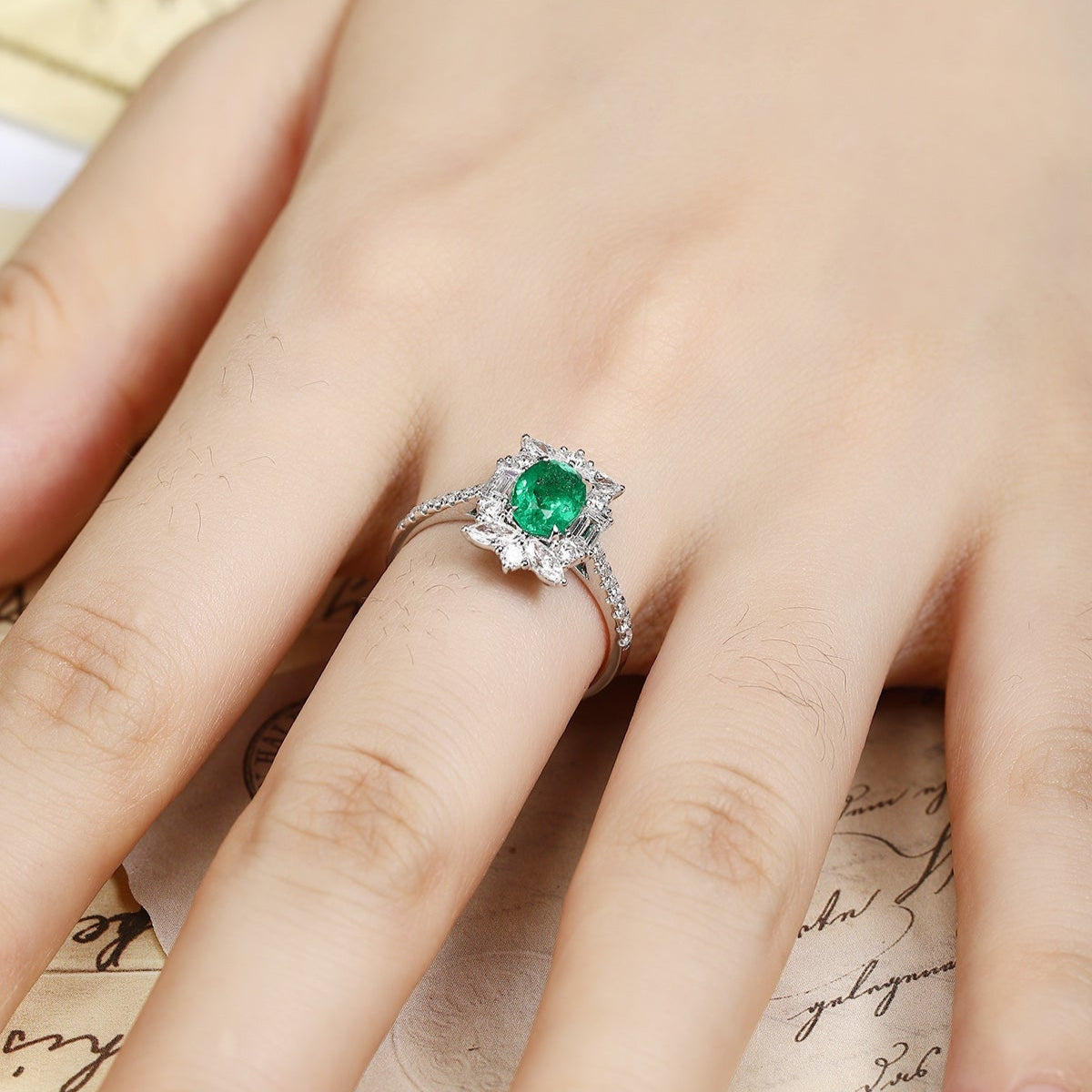 PT950 0.73ct Oval Shape Lab Grown Emerald Ring