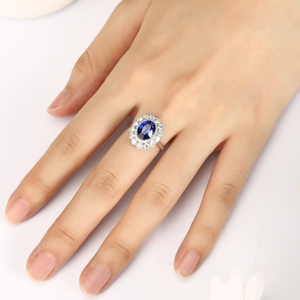 PT950 2.67ct Oval Shape Lab Grown Blue Treasure Ring