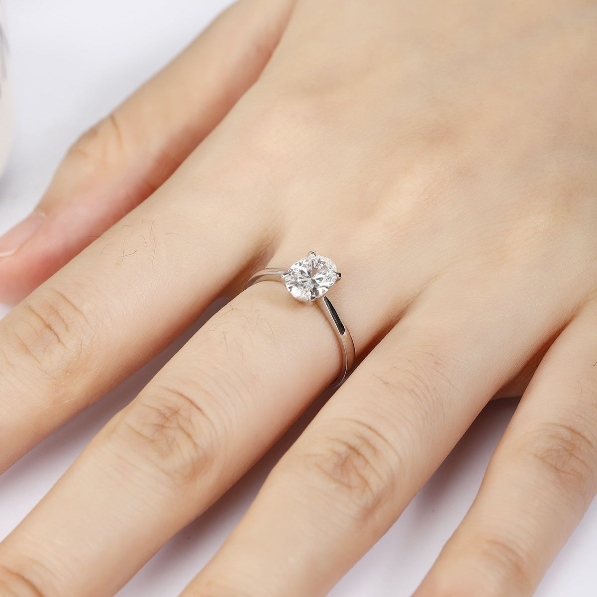 PT950 1.00ct Oval Shaped Lab Grown Diamond Single Diamond Ring