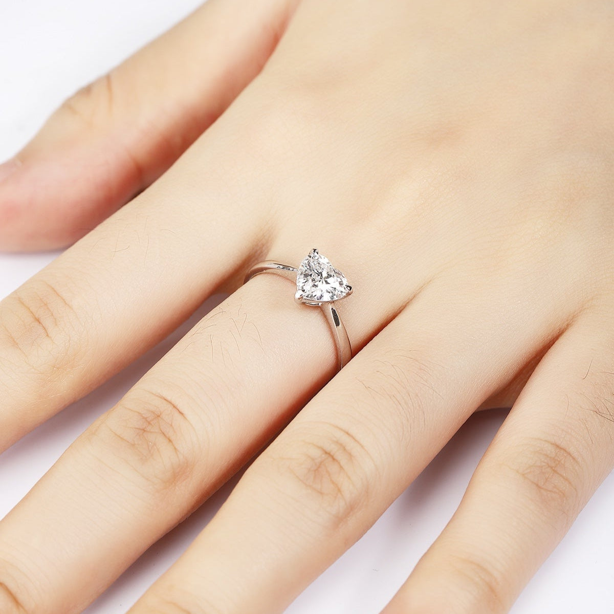 PT950 1.00ct Heart Shaped Lab Grown Diamond Single Diamond Ring