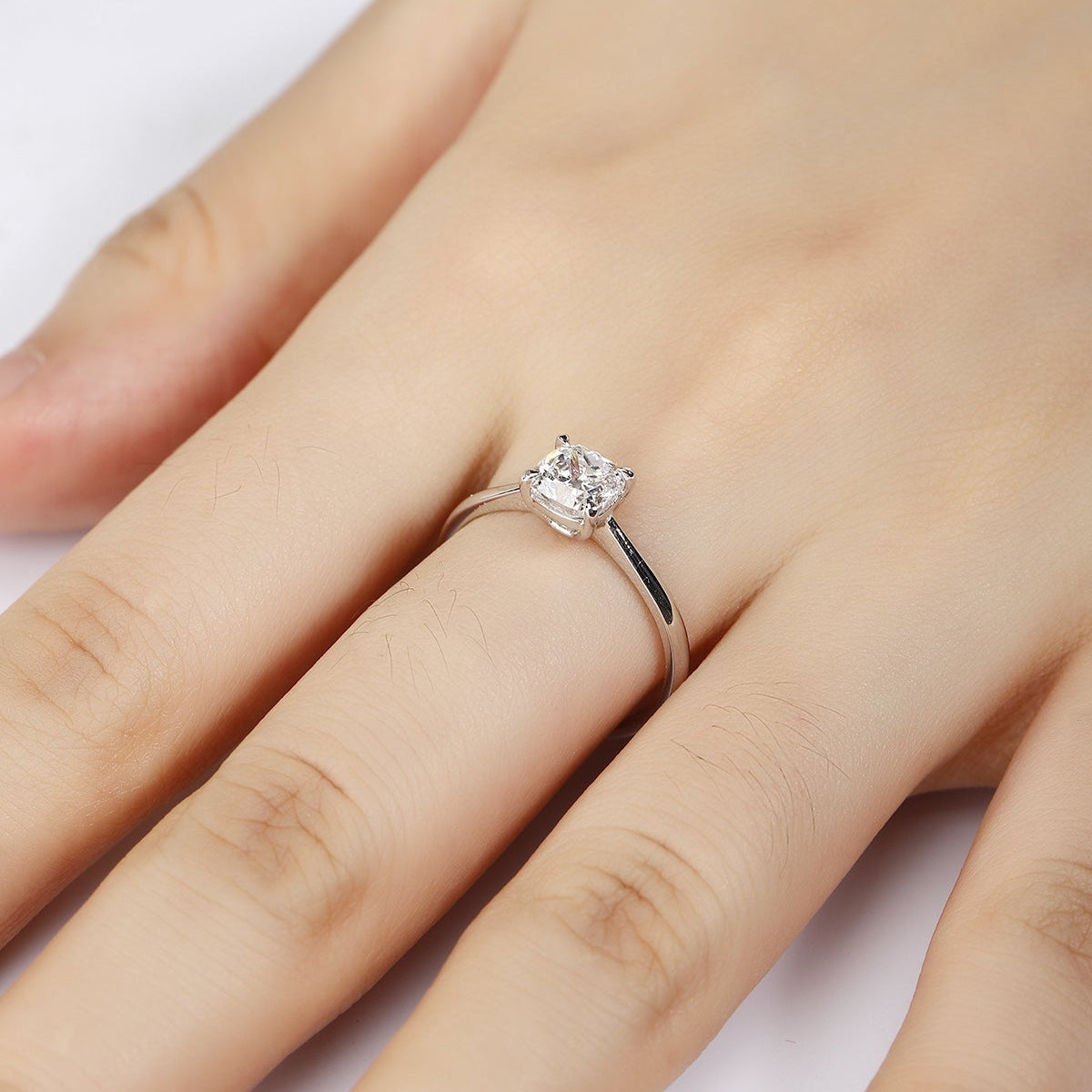 PT950 1.00ct Cushion Shape Lab Grown Diamond Ring Single Diamond Ring