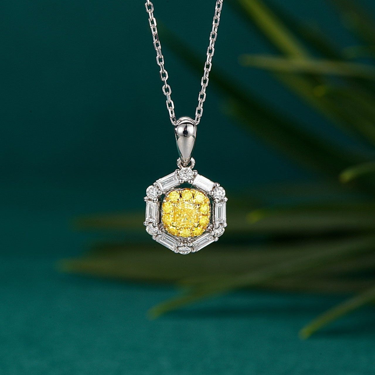 14K Yellow Diamond Hexagonal T-shaped Melon Seed Buckle Pendant