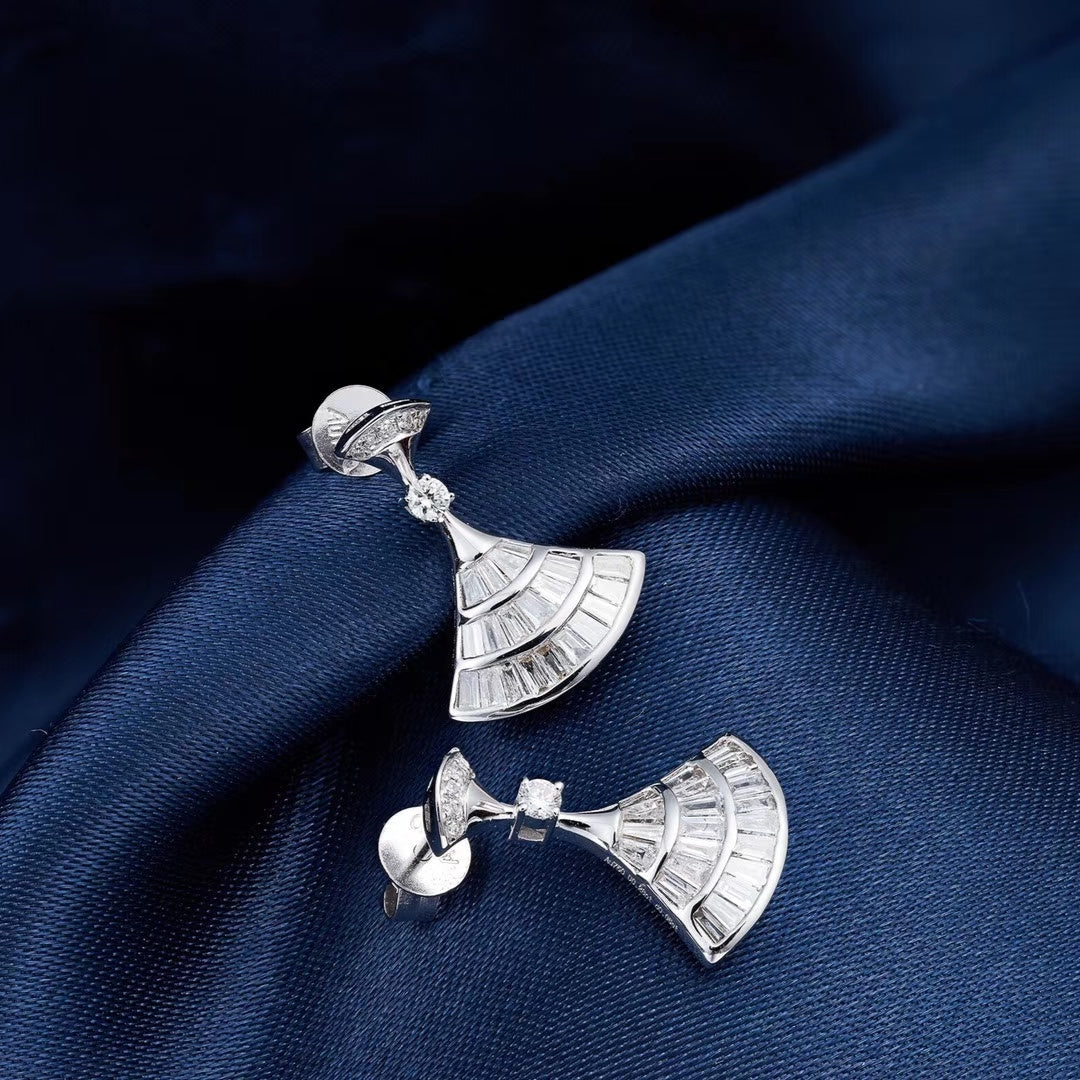 14K Small Skirt Earrings