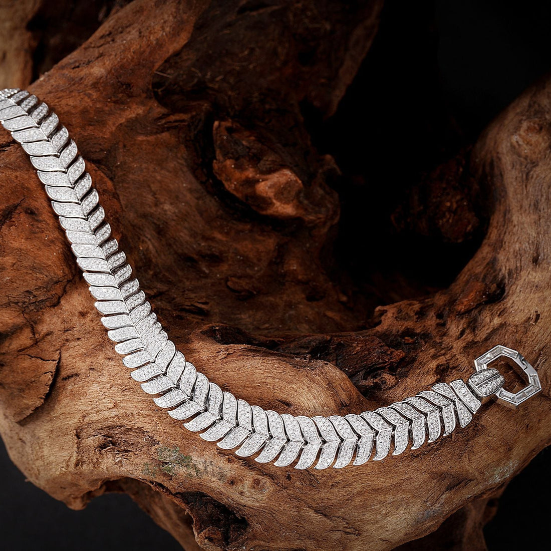 14K Lab Grown Diamond T-Button Leaf Bracelet