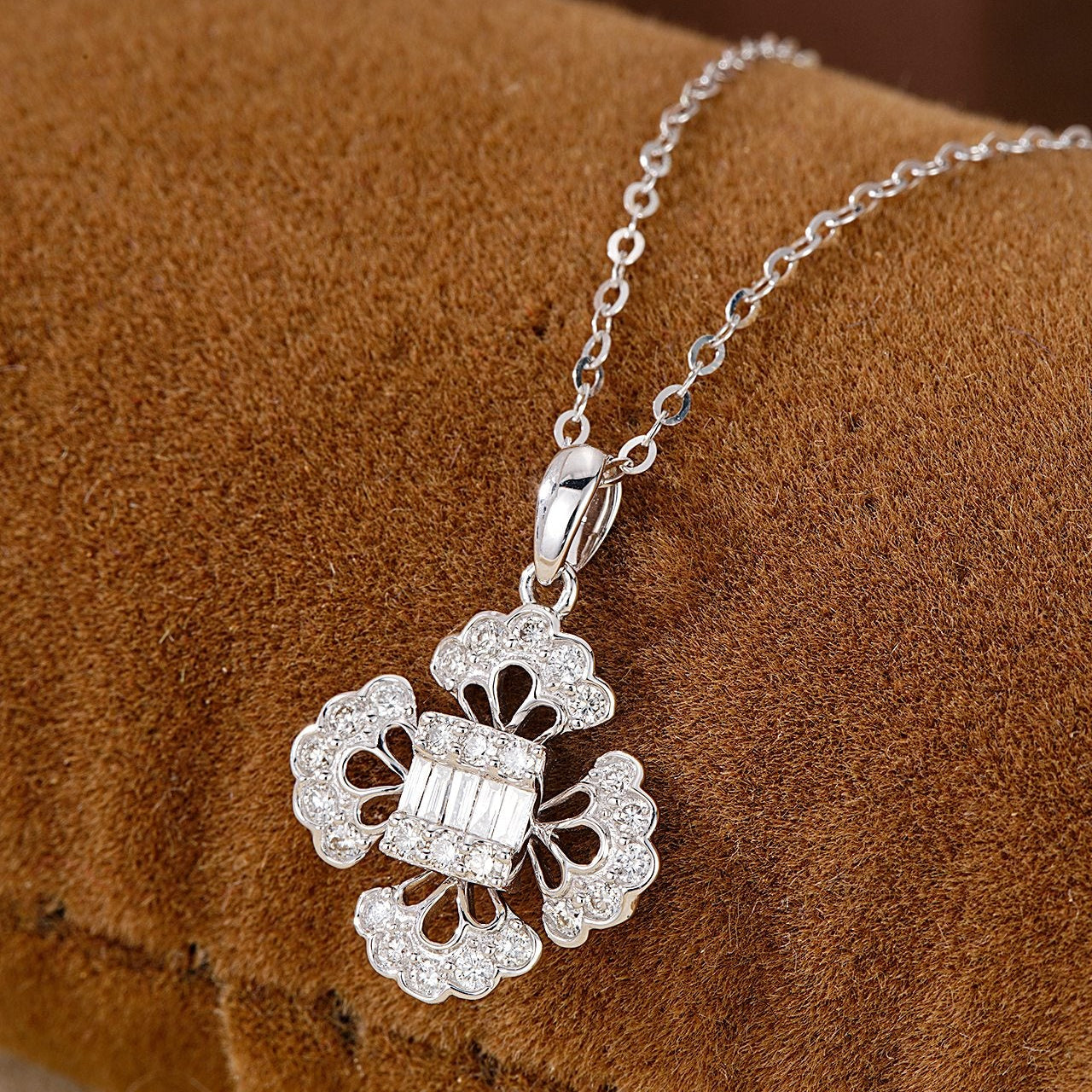14K Lab Grown Diamond Clover Sugar Pendant