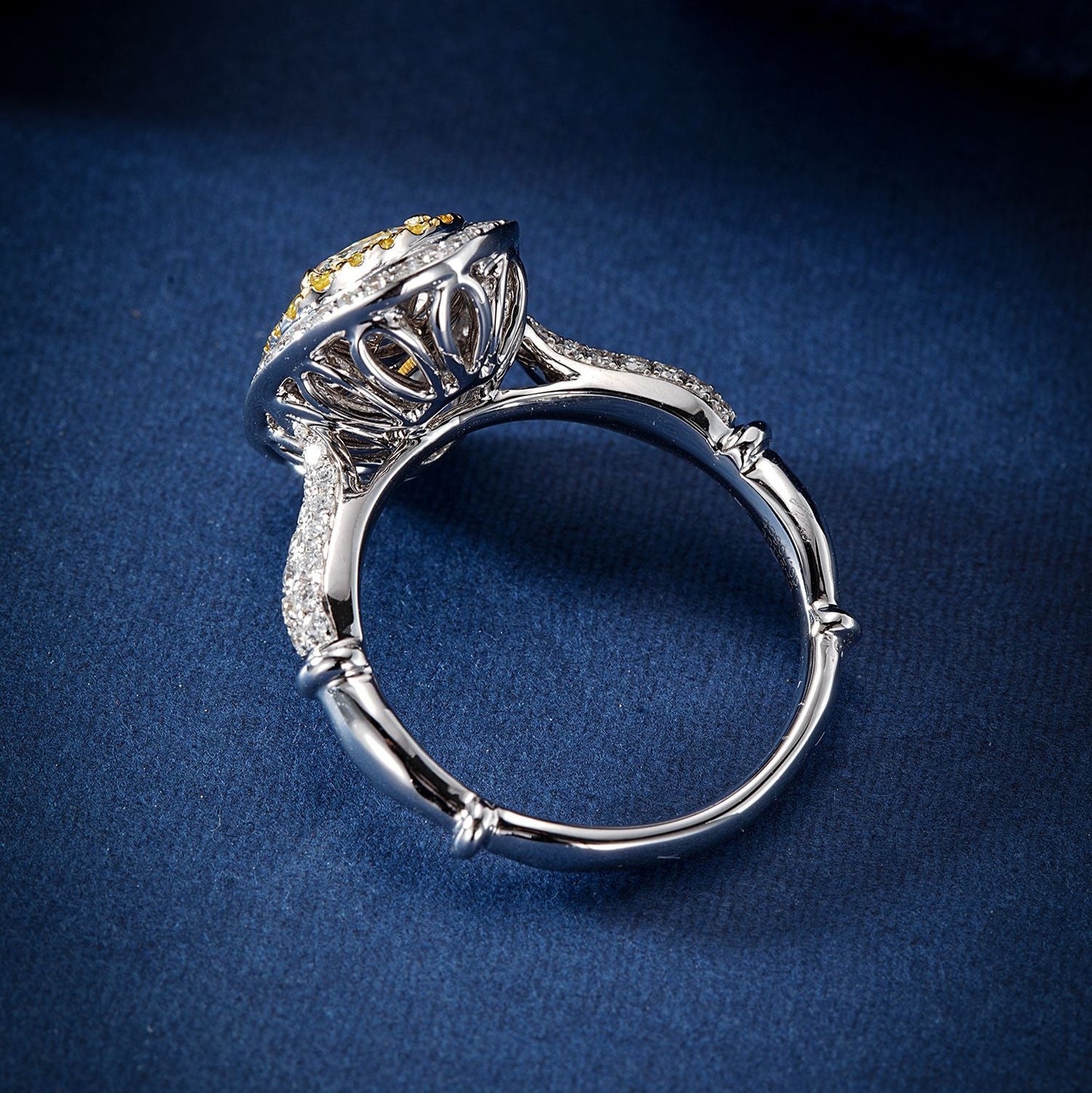 14K Yellow Diamond Pillow Shaped Round T Three-Dimensional Ring