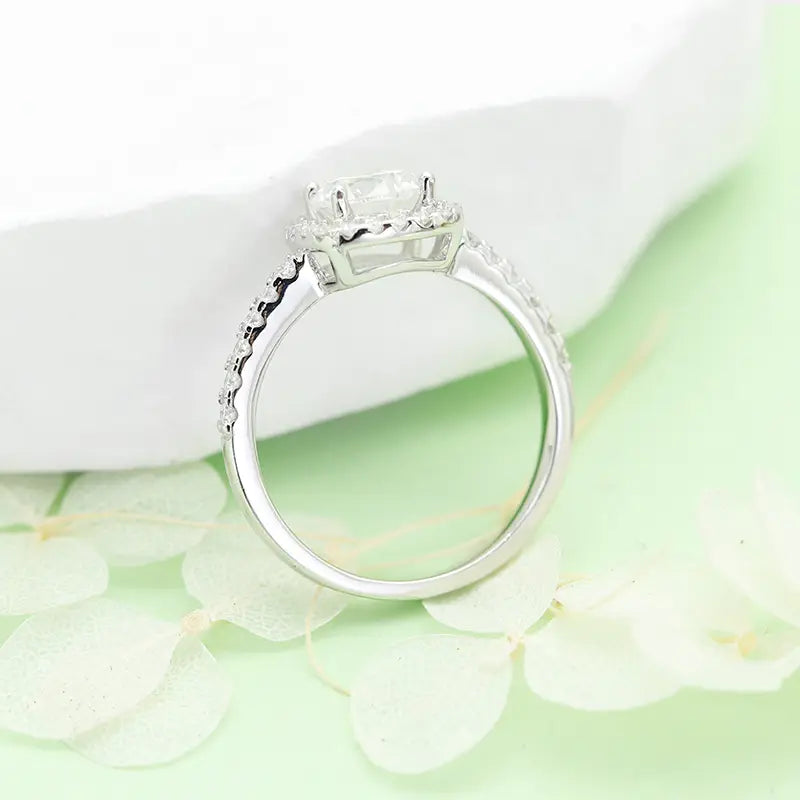 S925 Silver Luxury Sparkling 1ct Round Lab Grown Diamond Ring