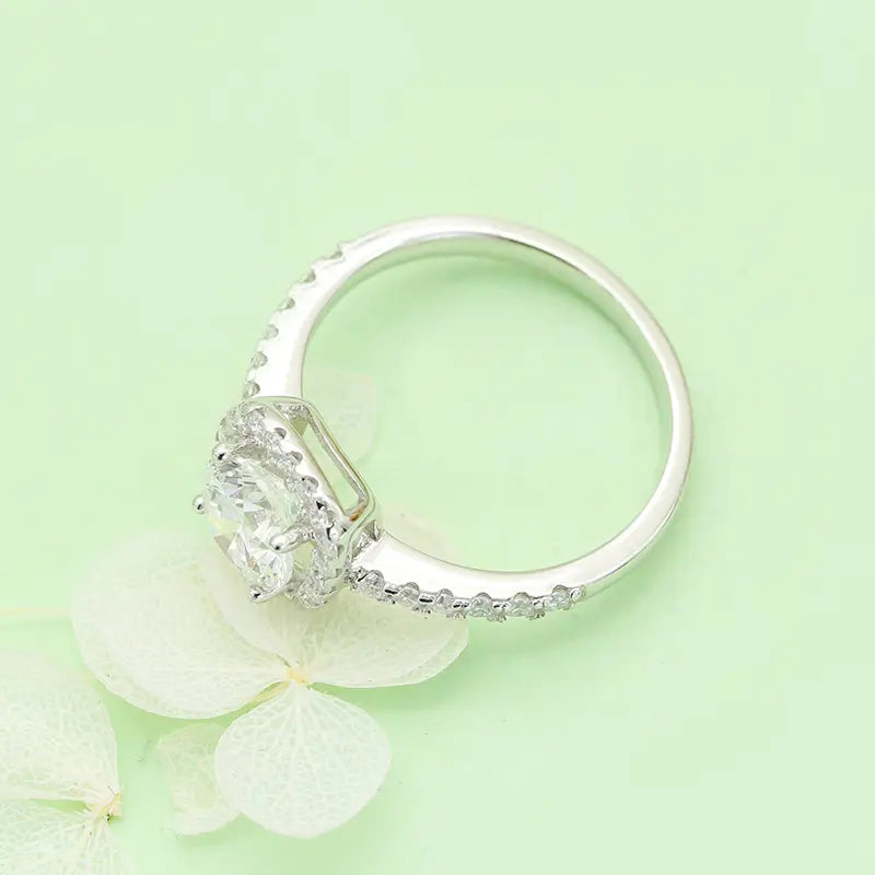 S925 Silver Luxury Sparkling 1ct Round Lab Grown Diamond Ring