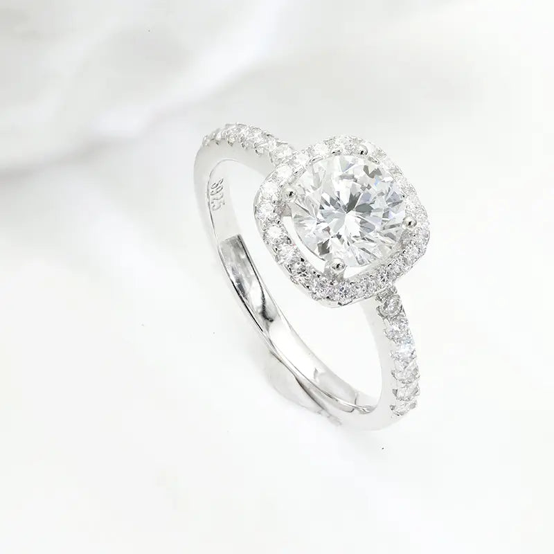 S925 Silver Luxury Sparkling 1ct Round Lab Grown Diamond Ring