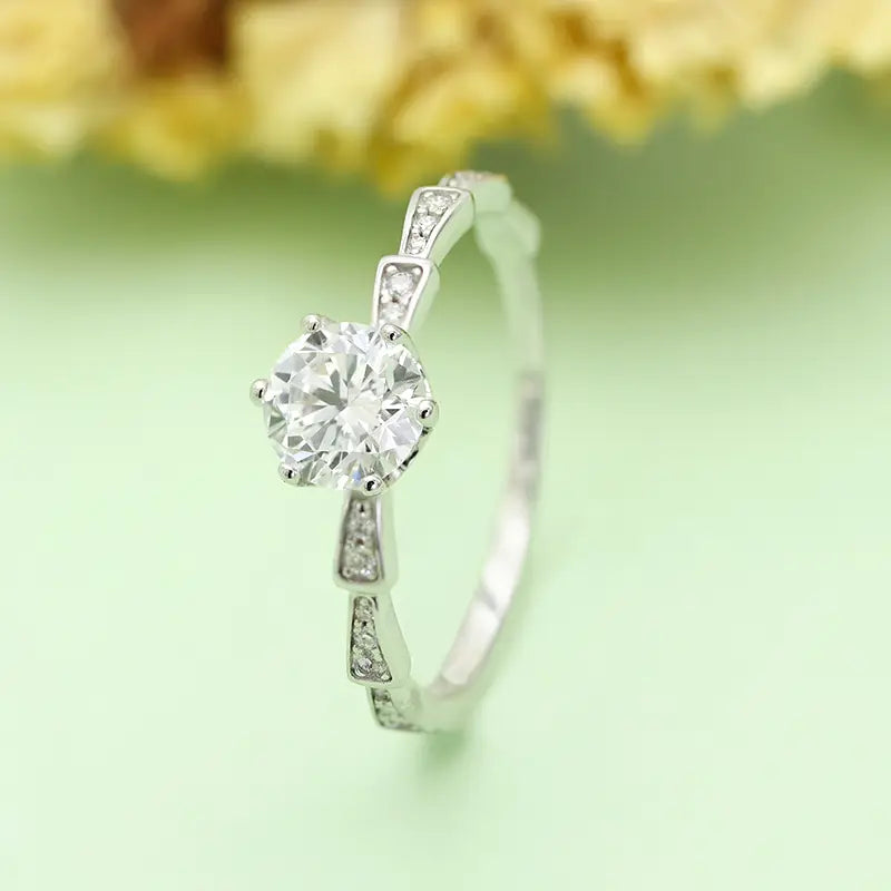 S925 Silver Light Luxury Snake-shaped 1ct Lab Grown Diamond Six-prong Ring