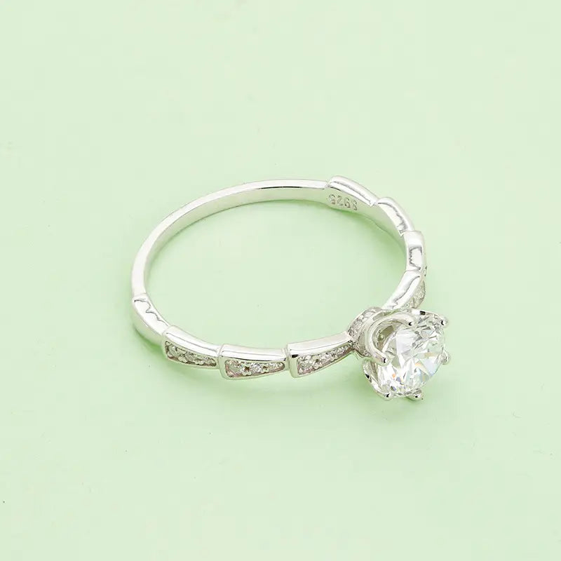 S925 Silver Light Luxury Snake-shaped 1ct Lab Grown Diamond Six-prong Ring