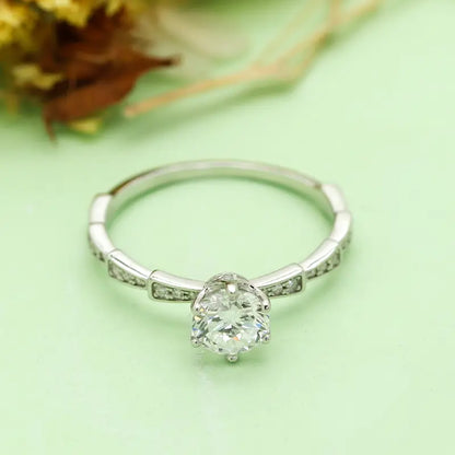 S925 Silver Light Luxury Snake-shaped 1ct Lab Grown Diamond Six-prong Ring