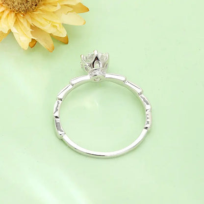 S925 Silver Light Luxury Snake-shaped 1ct Lab Grown Diamond Six-prong Ring