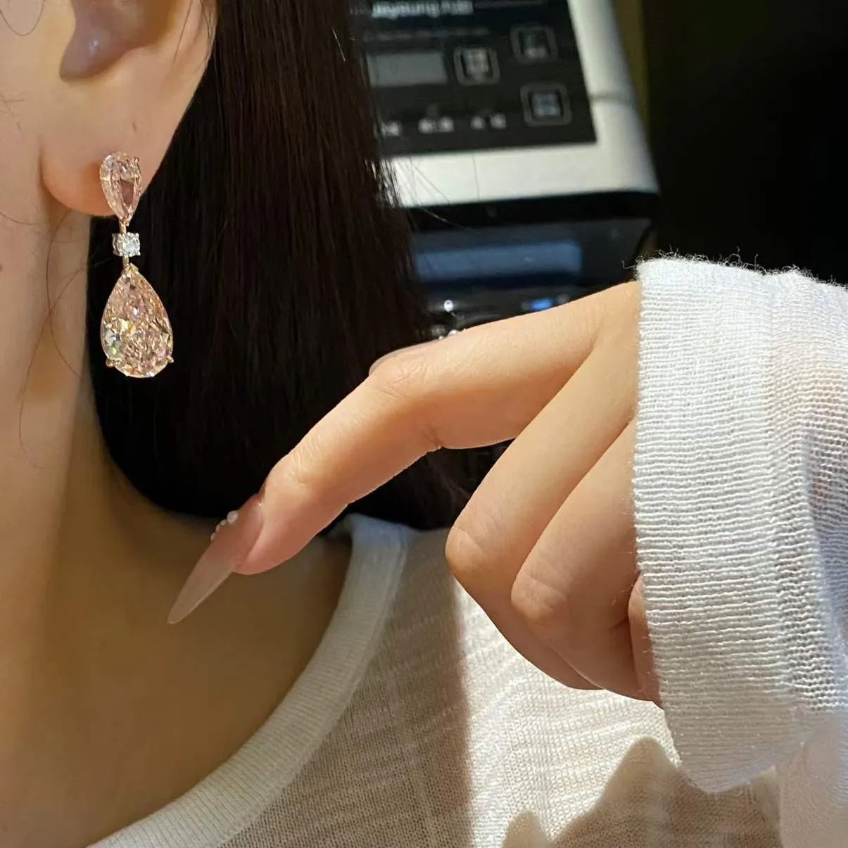 18K Gold Lab Pink Diamond Double Pear Earrings Fancy Intense Pink VS1/VS2