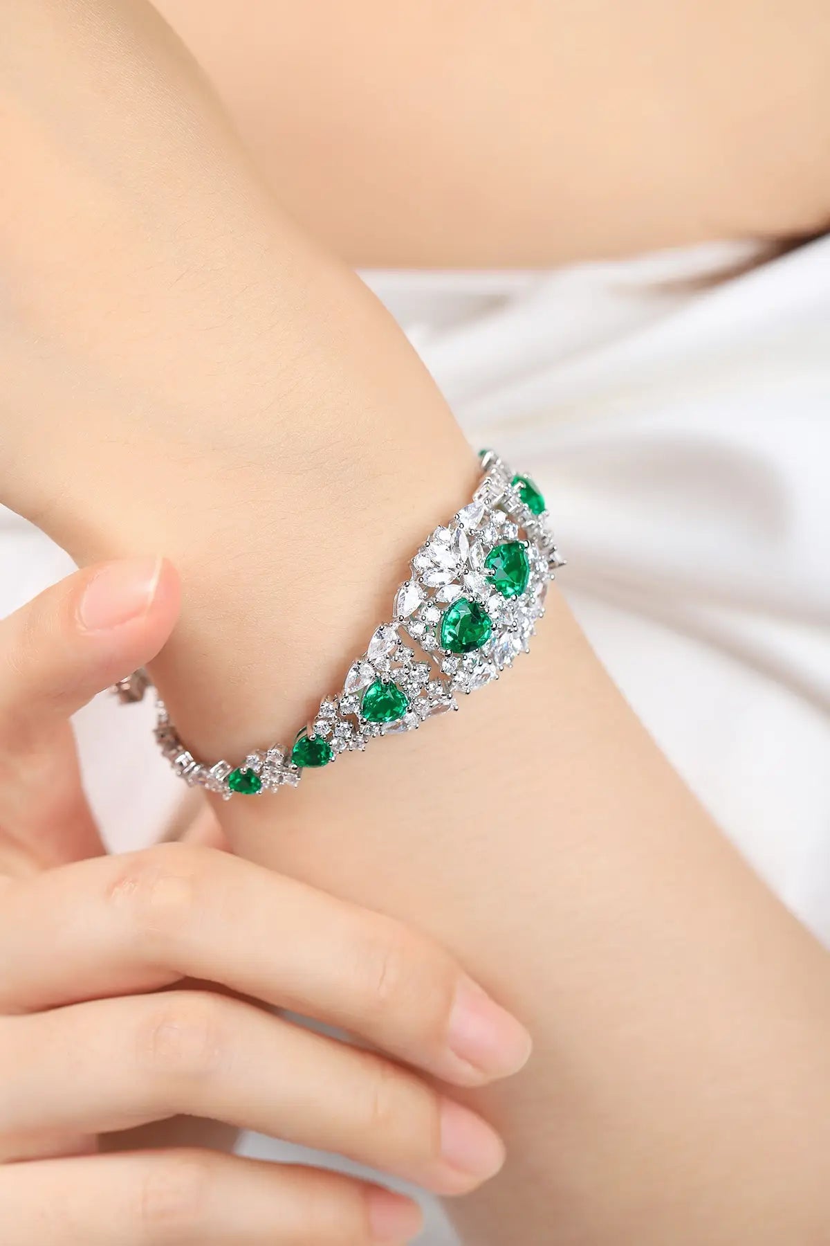 S925 Silver 5.32ct Lab Grown Emerald Bracelet W JSEGL128Y