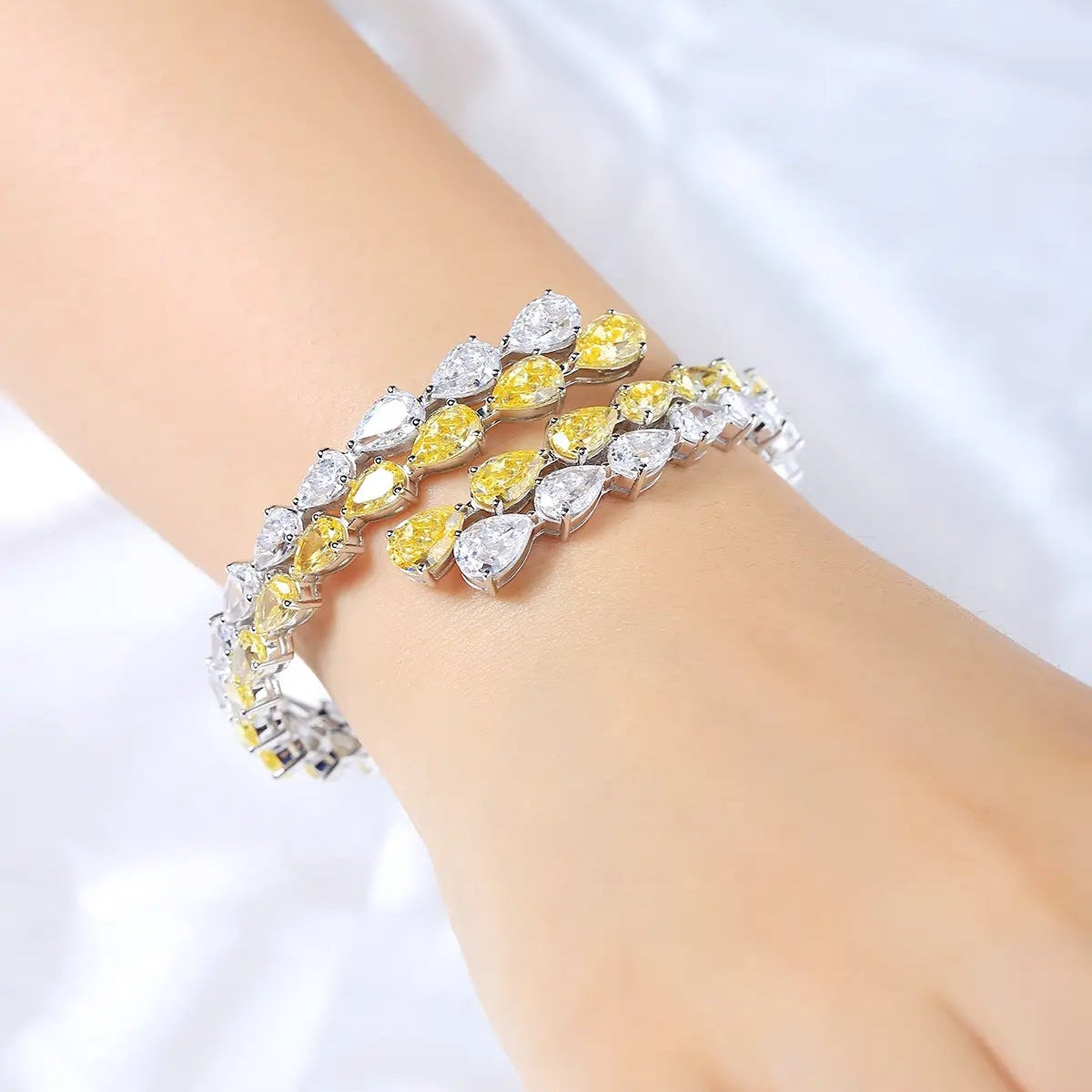 S925 Silver 32.67ct Yellow White Sparkling Zircon Water Drop Bracelet A