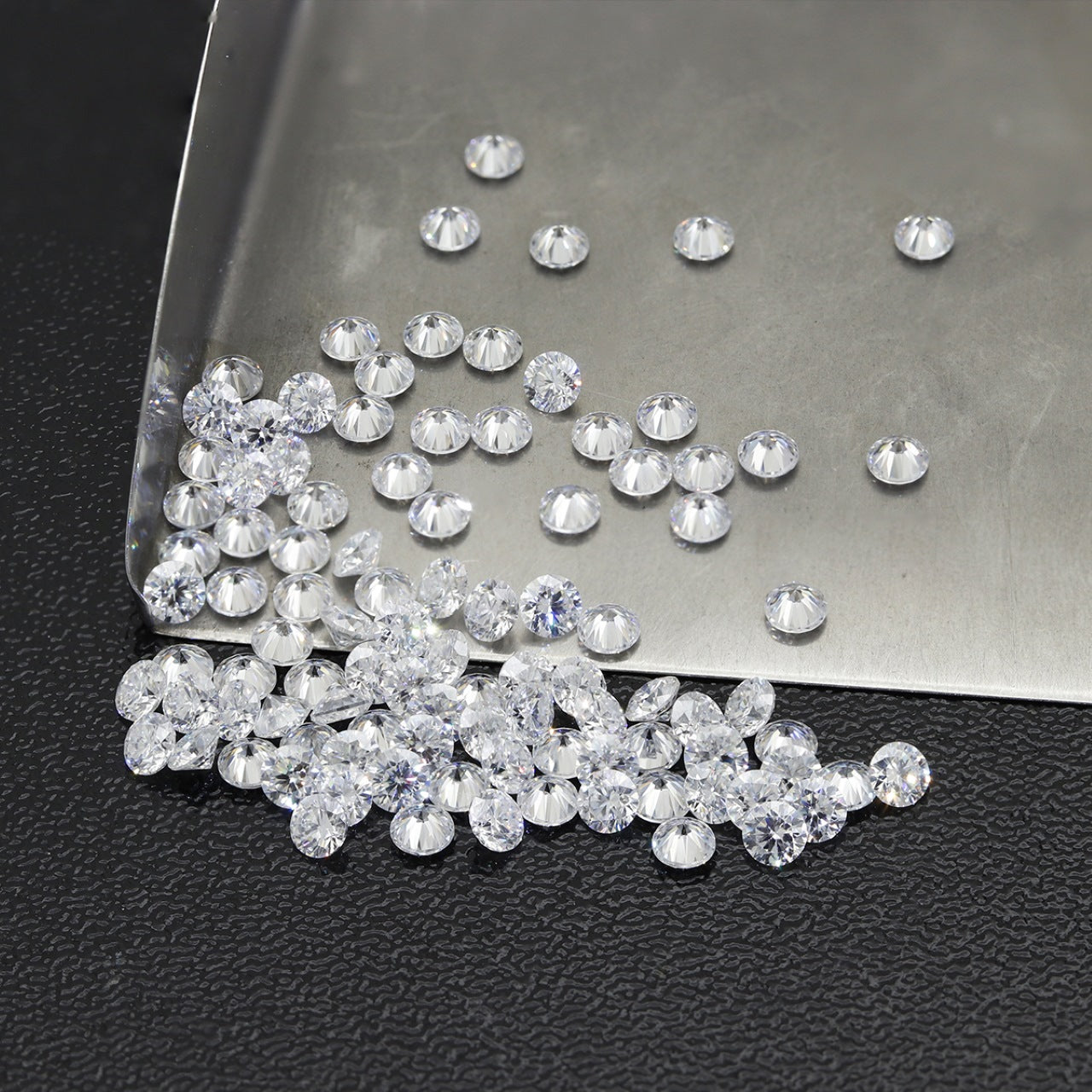 HTHP Lab Diamond Round DEF Color VVS-VS Small Size Diamonds 0.8-3.0mm 1ct/Pack