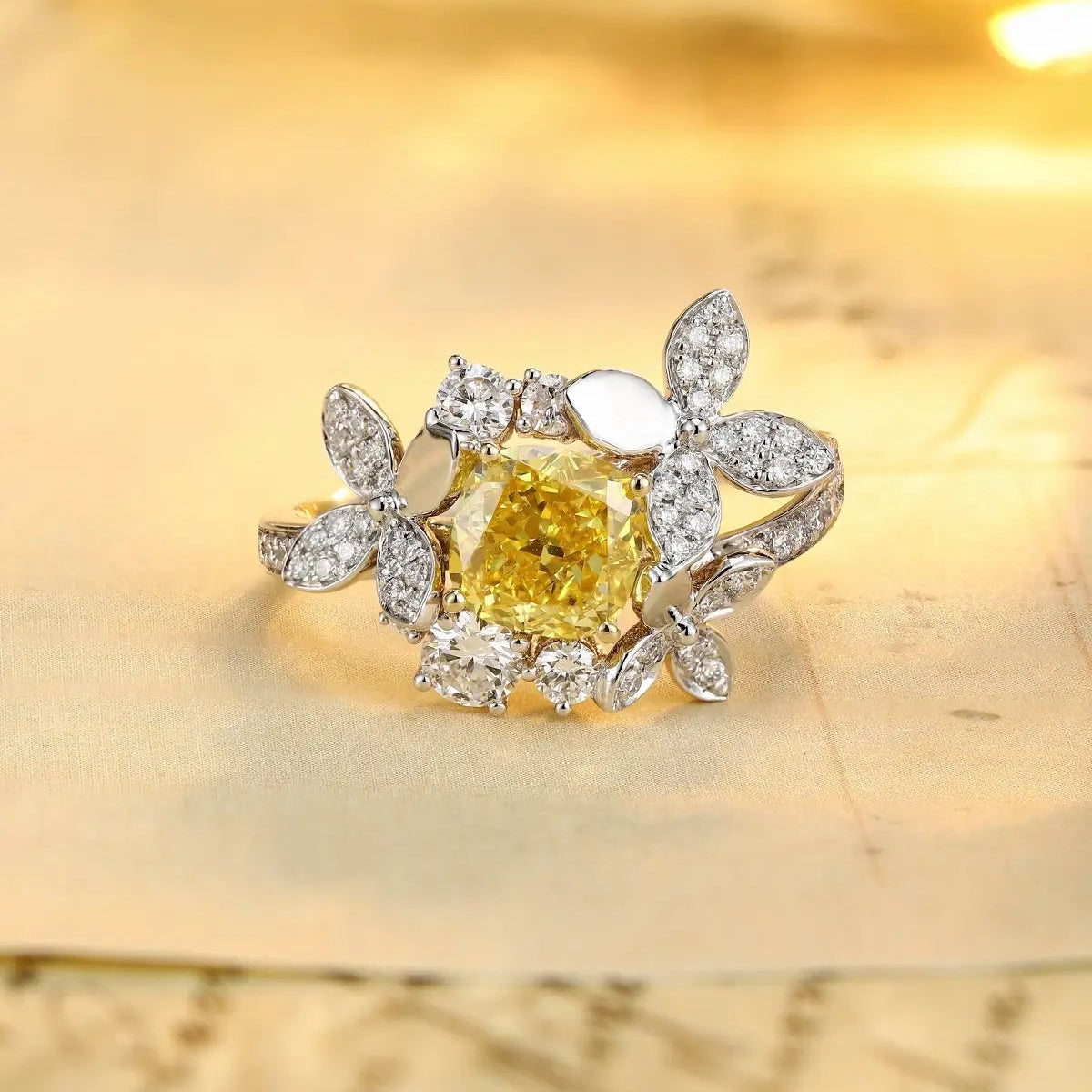 PT950+18K Gold 1.33ct SQ Cushion Lab Grown Yellow Diamond Ring