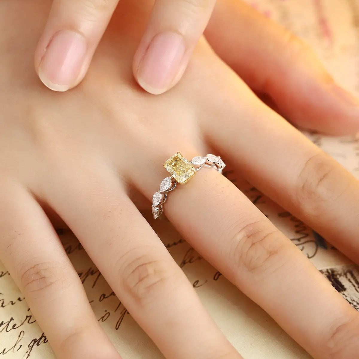 PT950+18K 1.24ct Yellow Lab Grown Diamond Ring