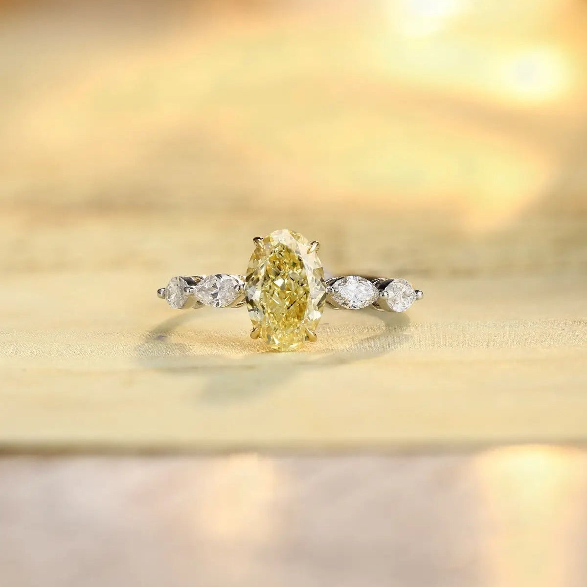 PT950+18K 1.24ct Oval Shape Lab Grown Yellow Diamond Ring
