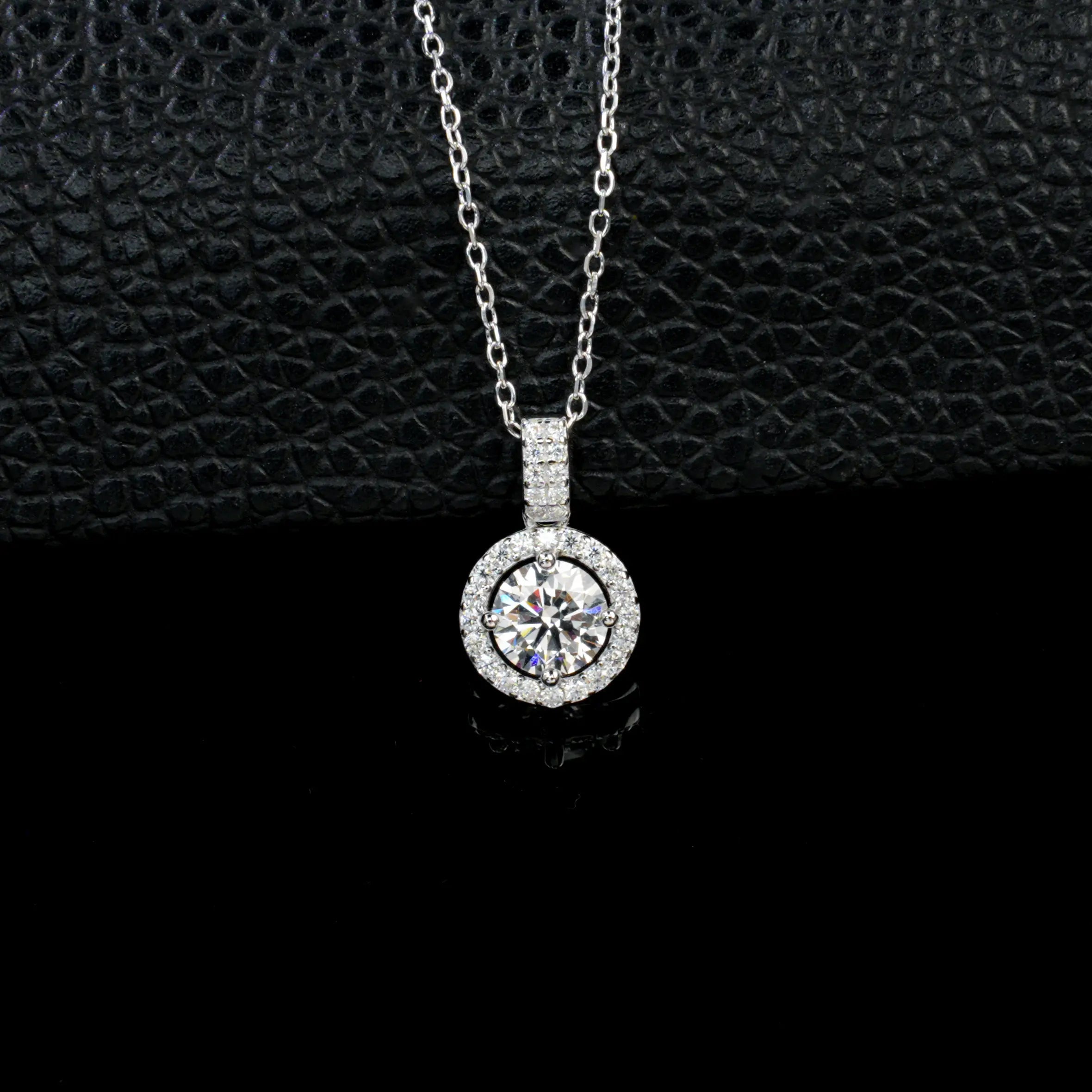 S925 Silver Brilliant Halo Solitaire Lab Grown Diamond Necklace