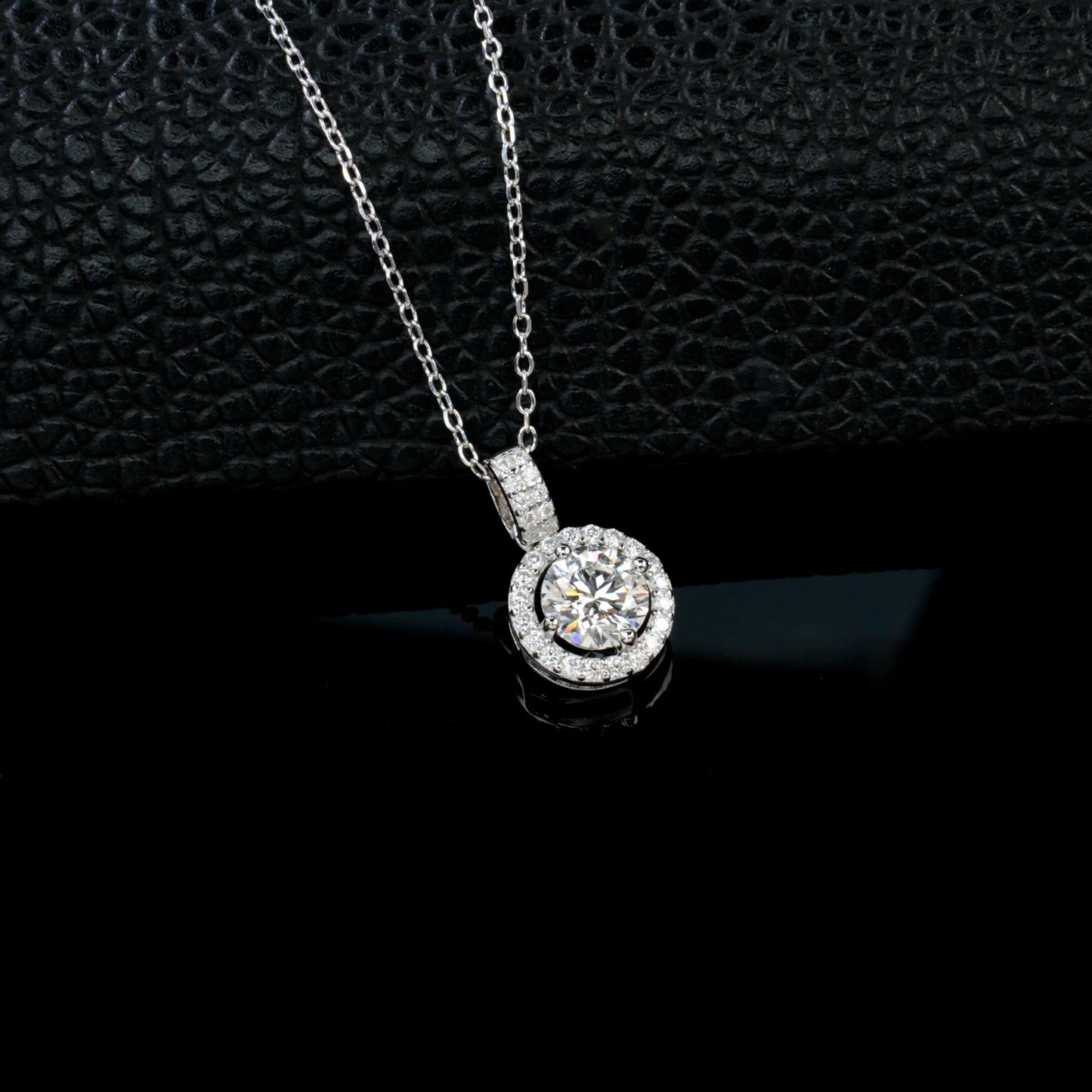 S925 Silver Brilliant Halo Solitaire Lab Grown Diamond Necklace